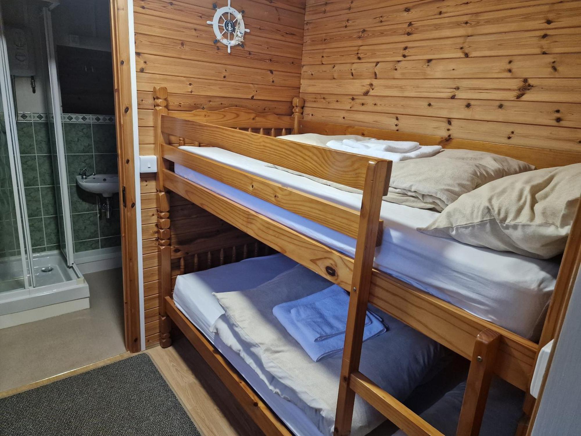 Woodvale Bungalow Little Haven Eksteriør billede